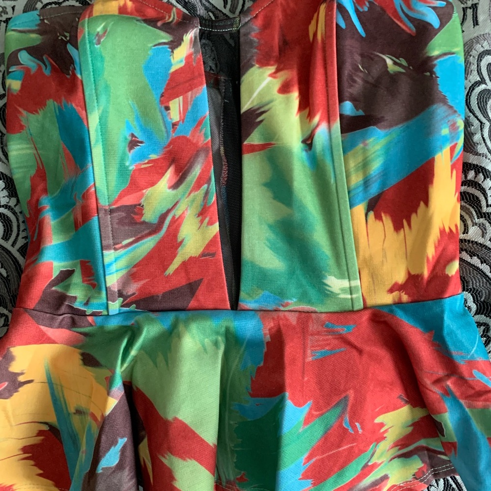 Ladies sexy no sleeves top ‼️